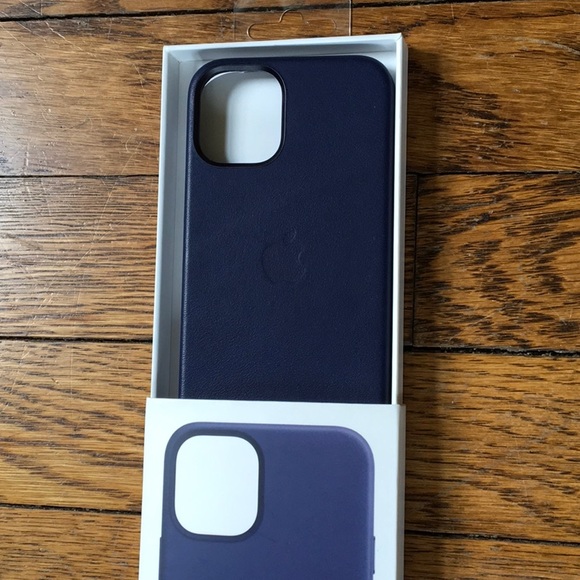 MagSafe iPhone mini Deep Violet Leather Case NWT - Picture 2 of 4
